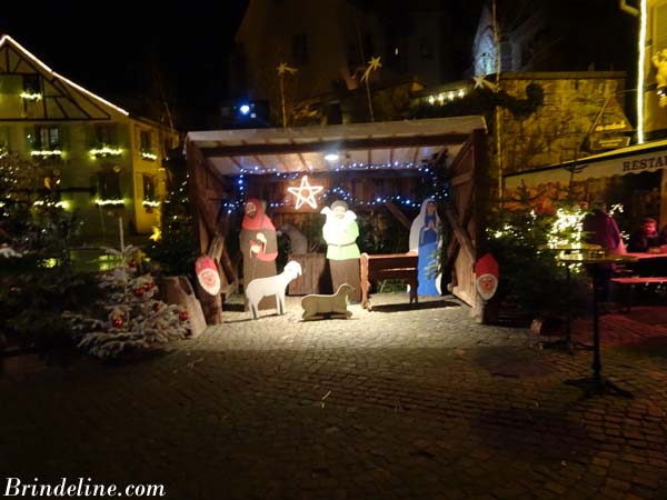 décor du Marché de Noël nocturne à Eguisheim (Alsace)