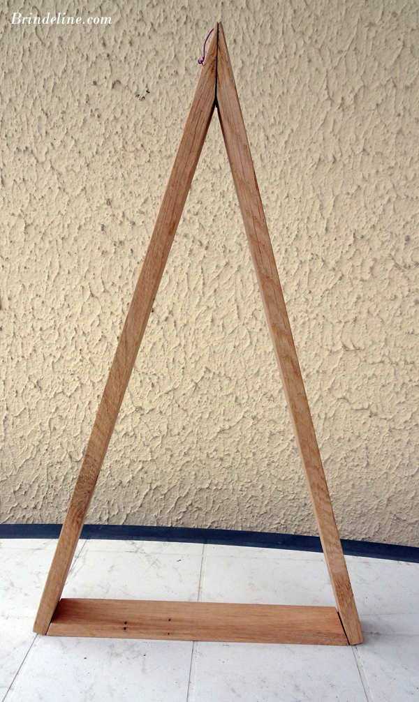 sapin de Noël en bois de forme triangulaire