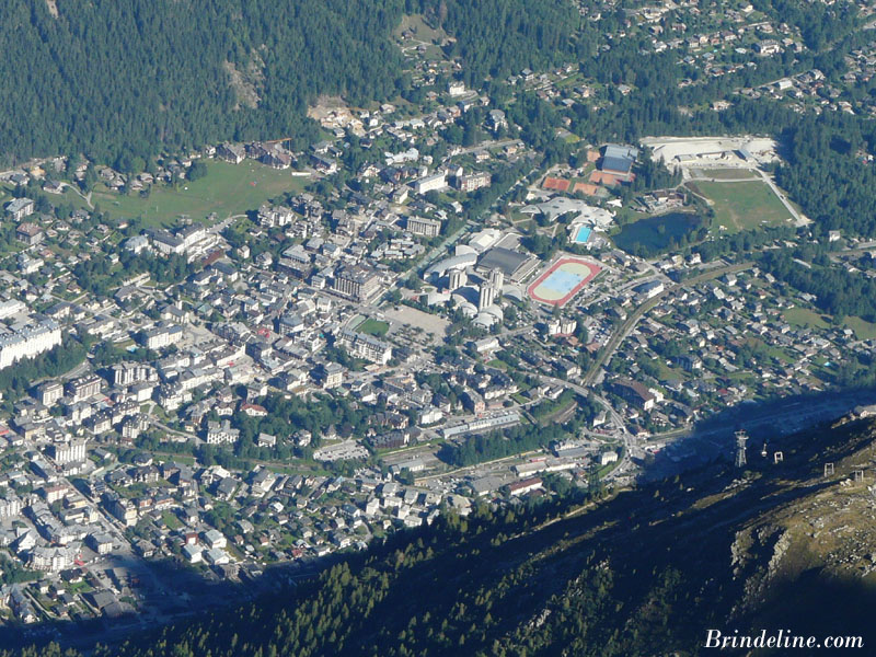 La ville de Chamonix vue depuis l'Aiguille du Midi