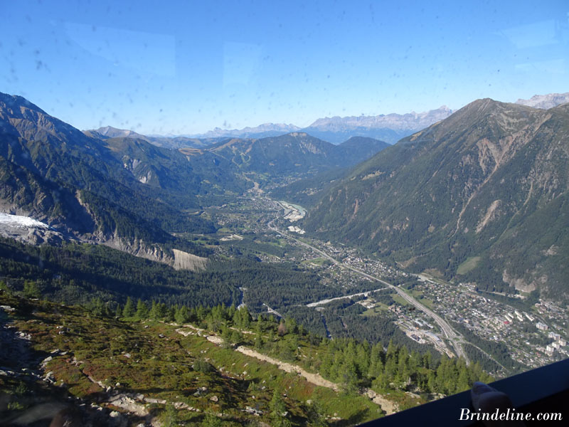 La vallée de Chamonix vue depuis l'Aiguille du Midi