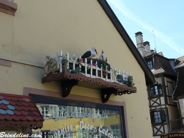 Maisons décorées lors du marché de Pâques à Colmar (Haut-Rhin)