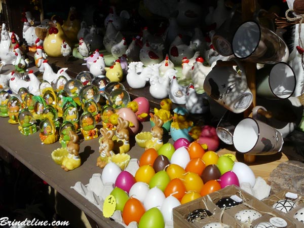 Chalets du marché de Pâques à Colmar (Haut-Rhin)