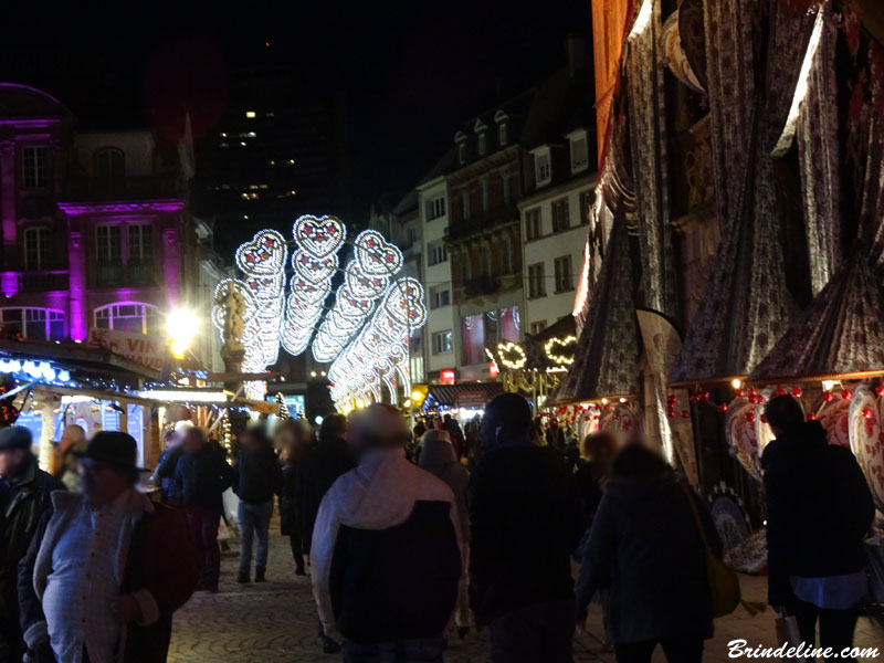 Décorations nocturnes du Marché de Noël de Mulhouse