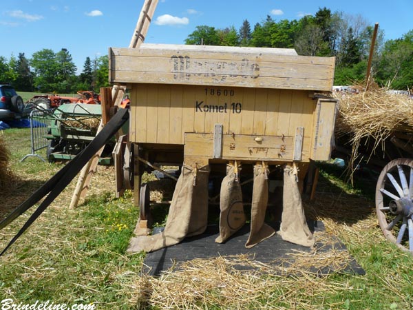 Batteuse fixe à la Fête du Vieux Matériel Agricole - Girmont Val d'Ajol