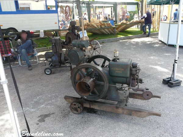 Anciens moteurs à la Fête du Vieux Matériel Agricole - Girmont Val d'Ajol