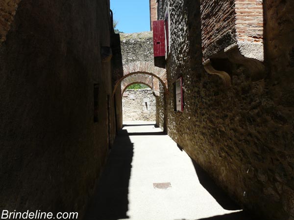 Villefranche de Conflent (Pyrénées Orientales) - ruelles du village fortifié par Vauban