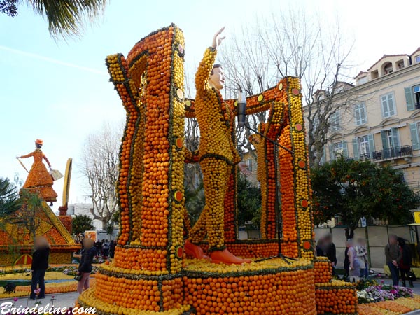 Menton - carnaval du Citron - Décors de fruits au jardin Biovès