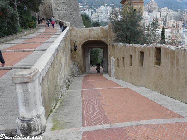 Principauté de Monaco - Chemin piétonnier menant à la résidence princière