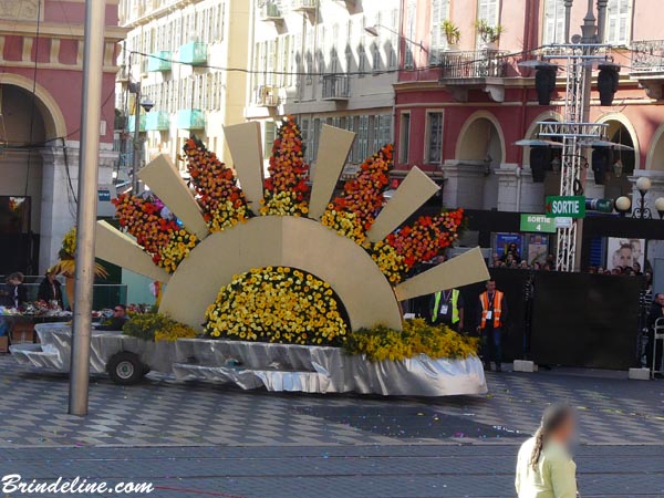 Carnaval de Nice - Corso fleuri - bataille de fleurs