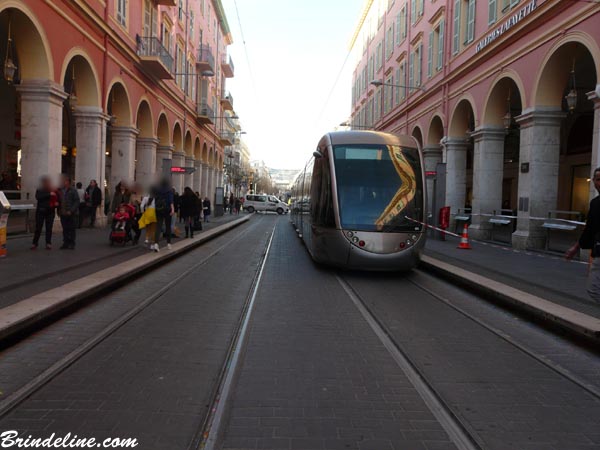 Ville de Nice - tramway au centre-ville