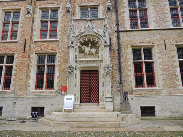  Entrée du musée Gruuthuse Bruges (Belgique)