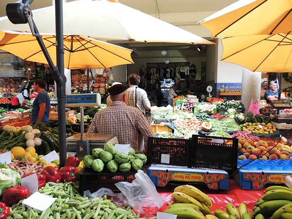 Fruits et légumes au marché des travailleurs